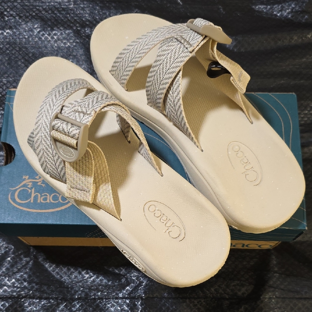 Chaco Women's Beige and Gray Sandals